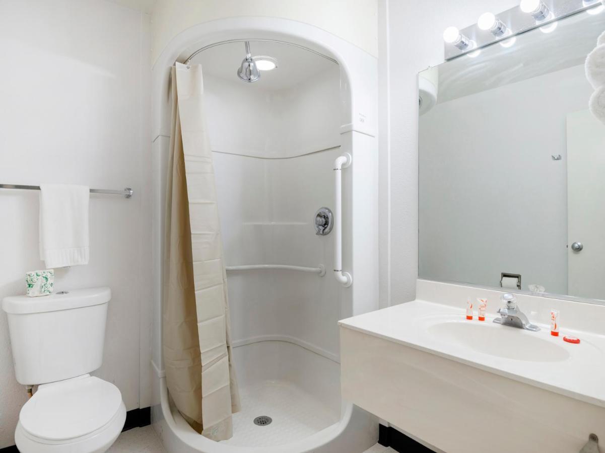Oyo Hotel Willcox Bagian luar foto