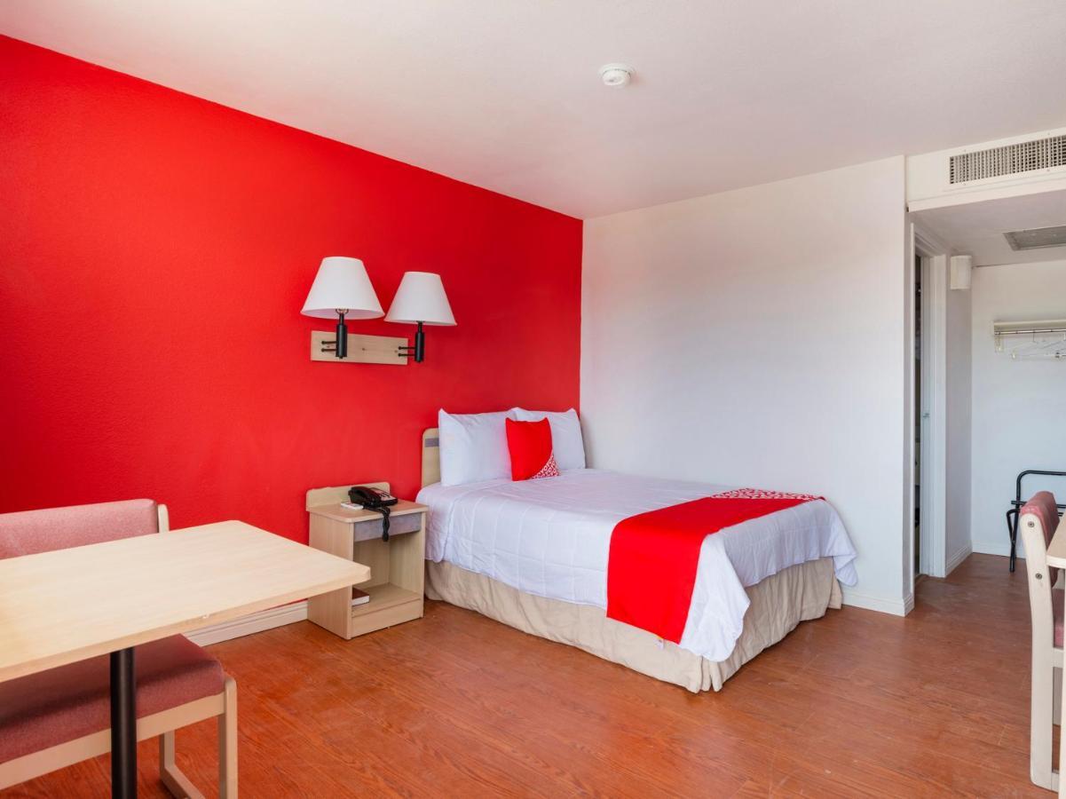Oyo Hotel Willcox Bagian luar foto