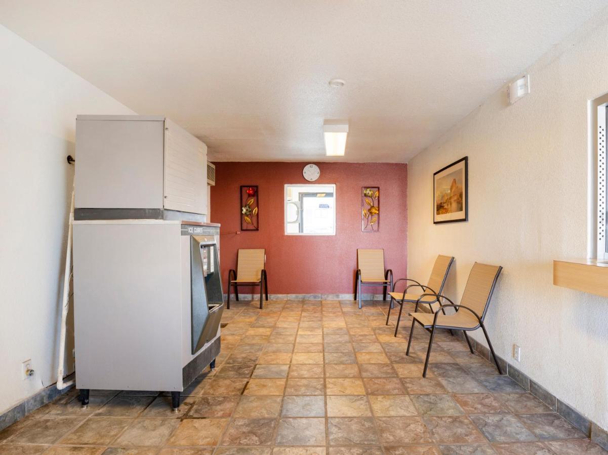 Oyo Hotel Willcox Bagian luar foto